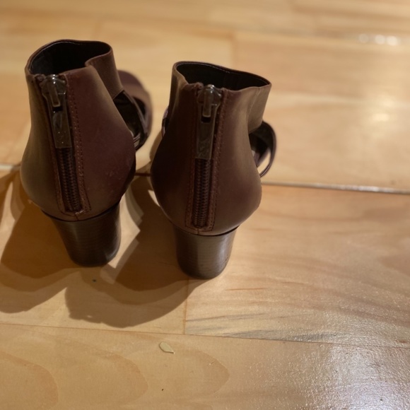 Brown leather wedges size 8 - Picture 2 of 12